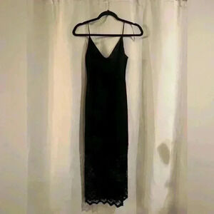 Women’s Lace TFNC Dress